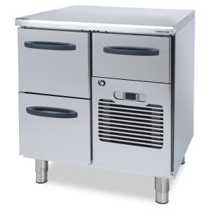 Proff serijos šaldytuvai-stalai su lygiu stalviršiu